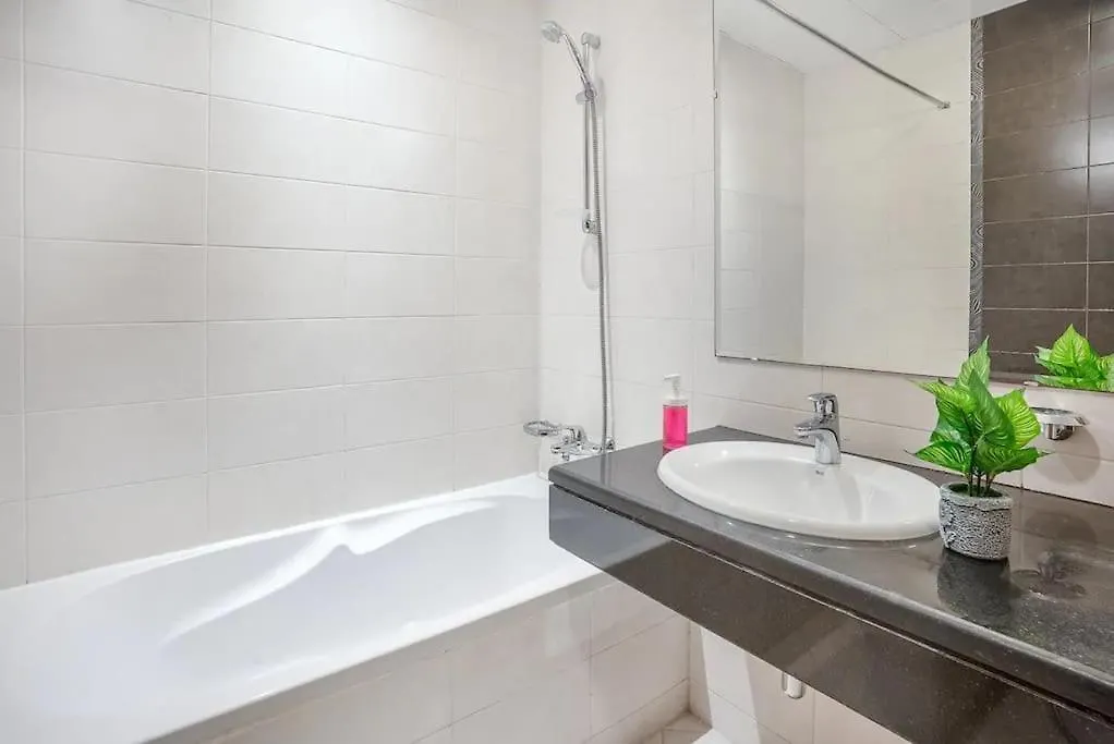 Prime Location 3 Bedroom Beach Front أبو ظبي